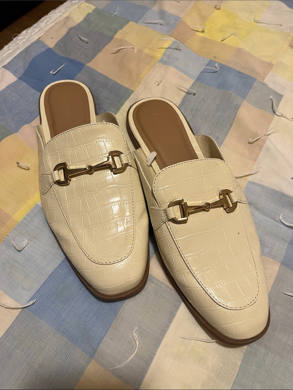 Old Navy Cream Croc-Embossed Backless Loafers with Gold Hardware